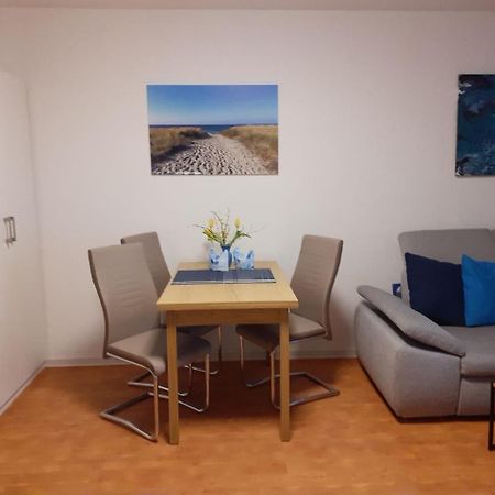 Aquamarin - Charmantes Appartement Mit Balkon Rostock Extérieur photo