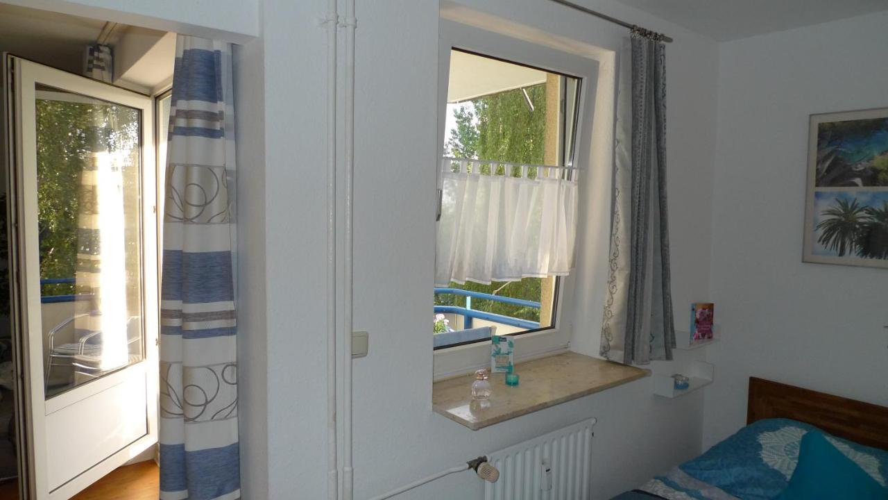 Aquamarin - Charmantes Appartement Mit Balkon Rostock Extérieur photo