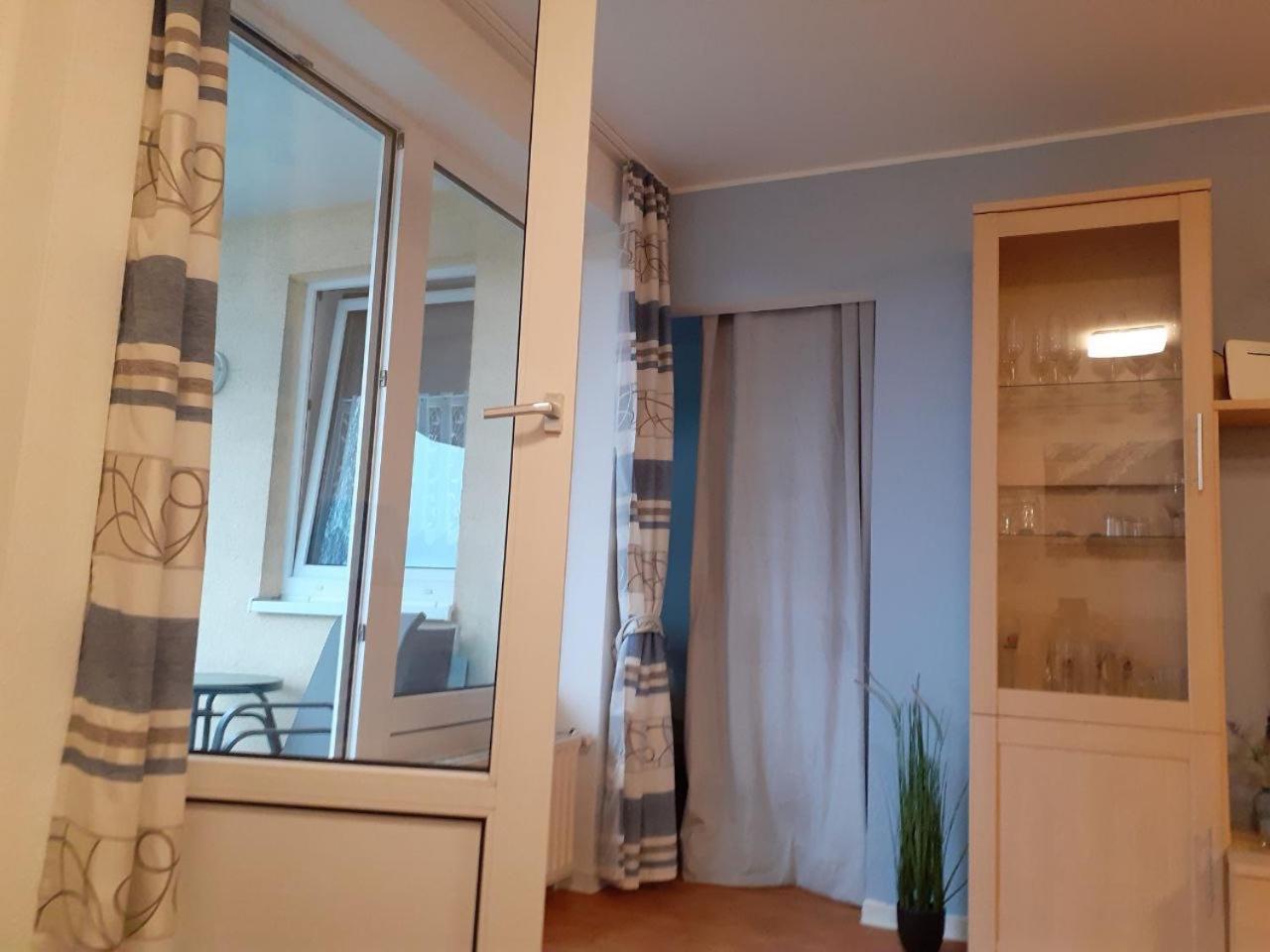 Aquamarin - Charmantes Appartement Mit Balkon Rostock Extérieur photo